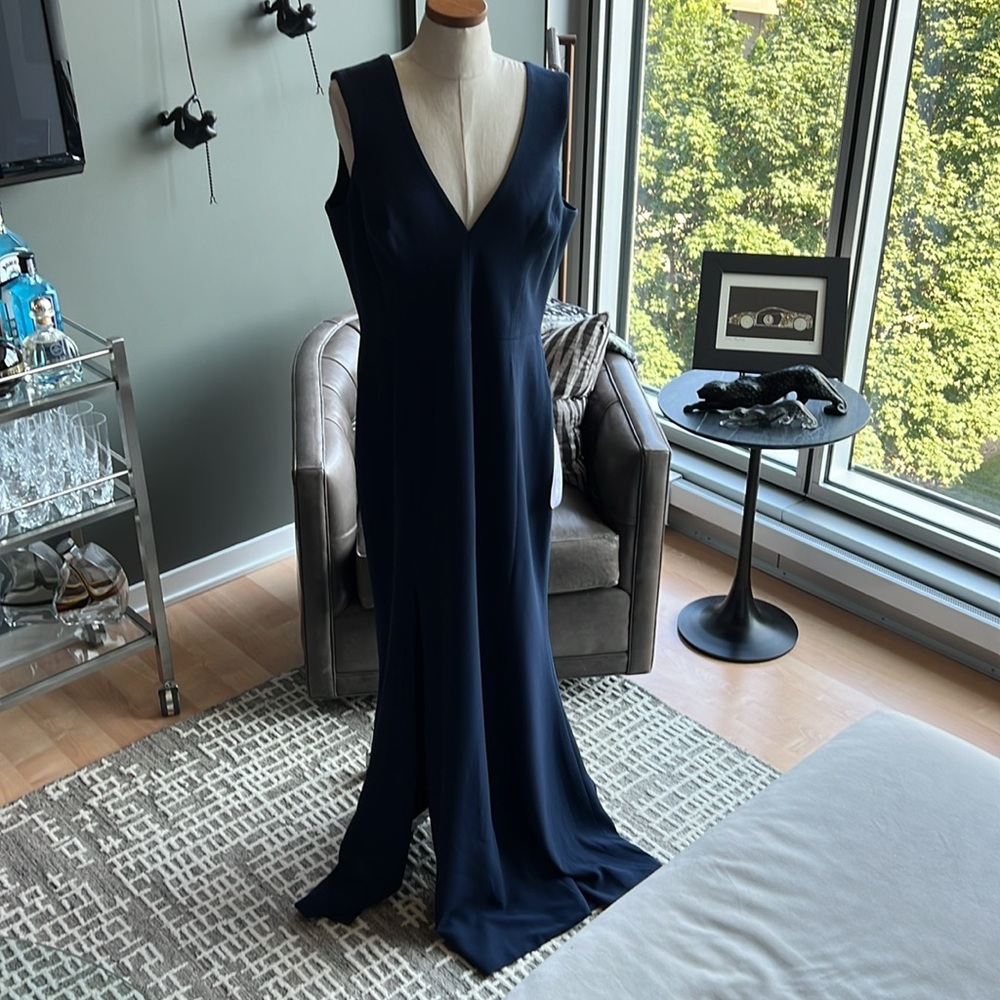 New Dress the Population Sandra Plunge Trumpet Gown in Midnight Blue - Picture 2 of 8